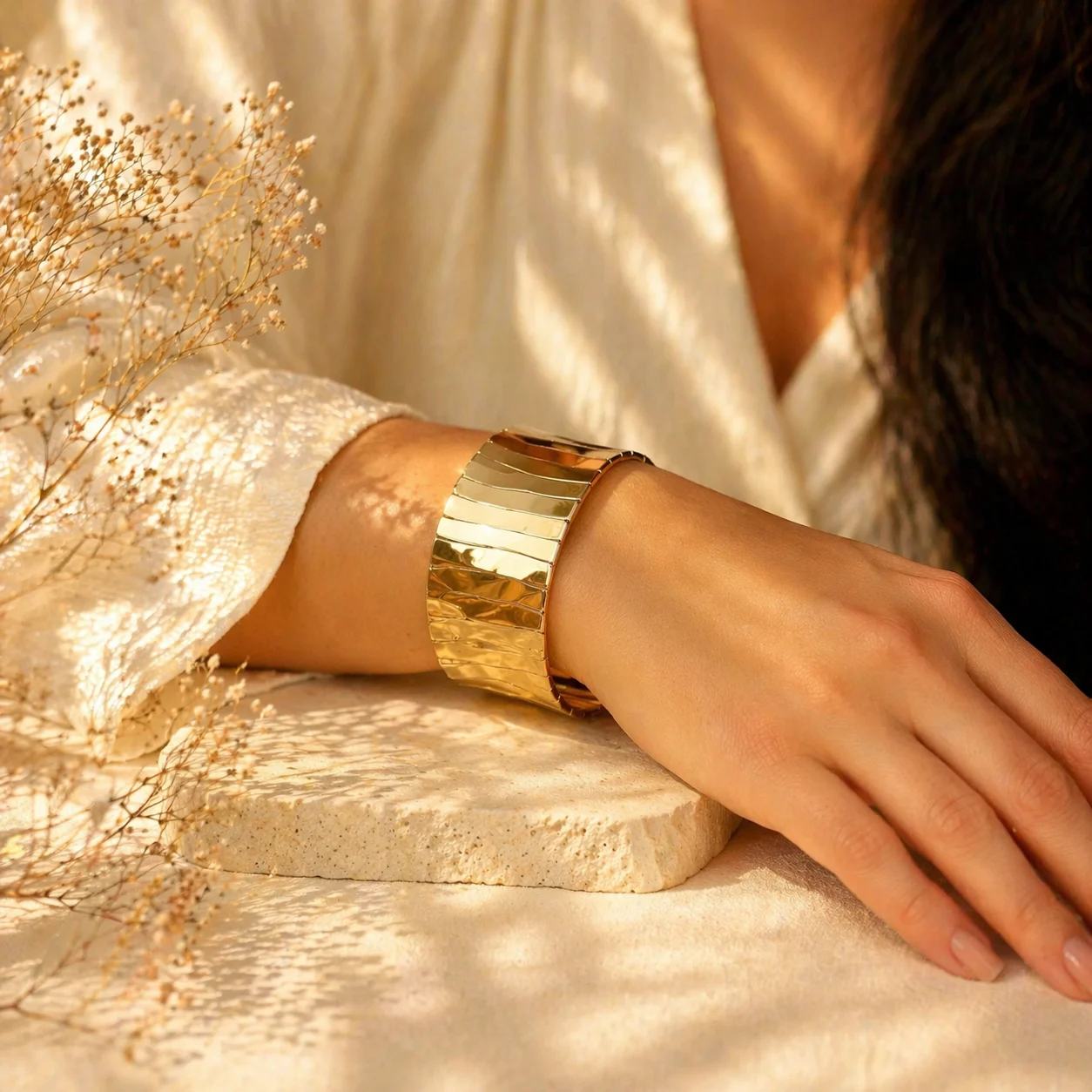 Swarns Gilded Wave Cuff