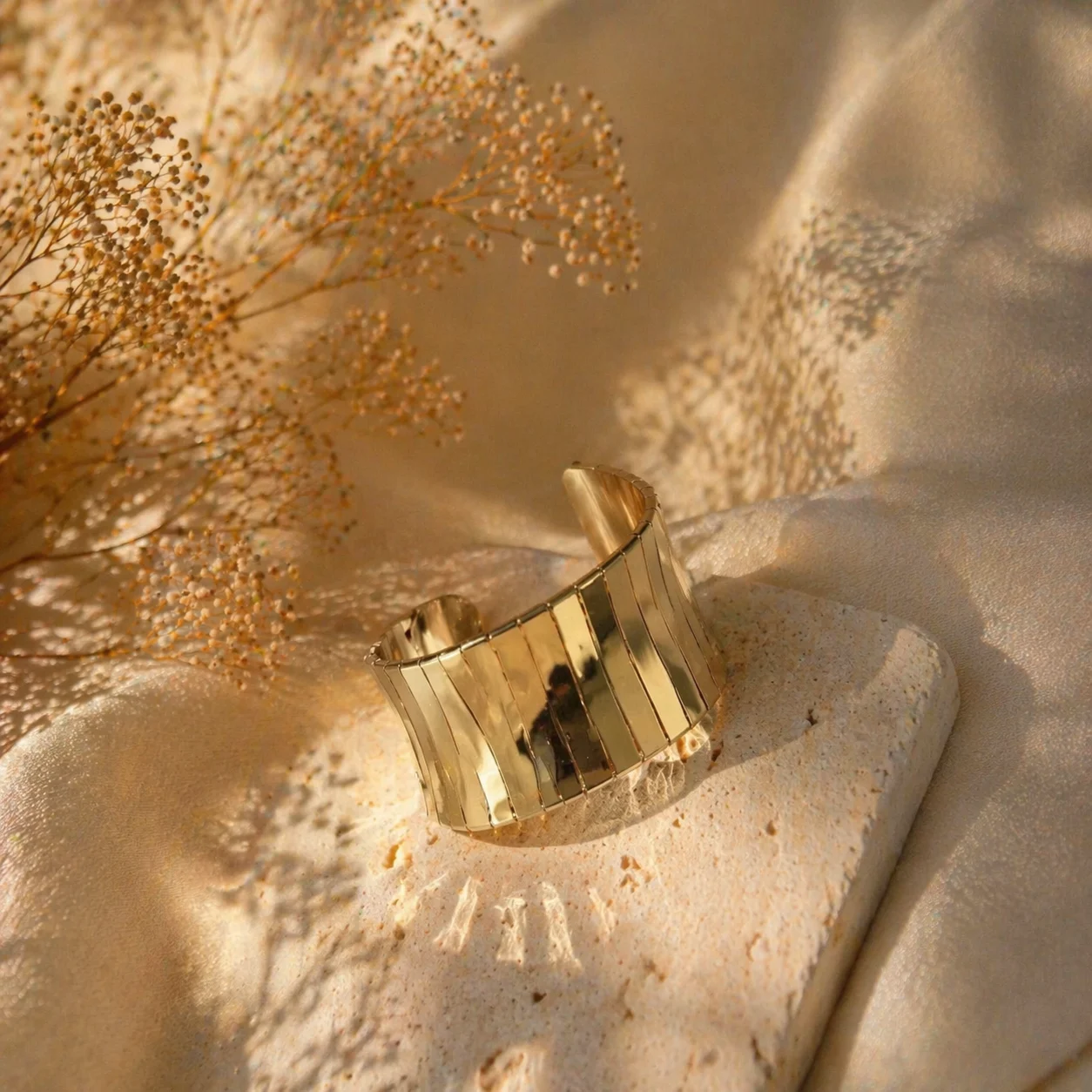 Swarns Gilded Wave Cuff - Image 3