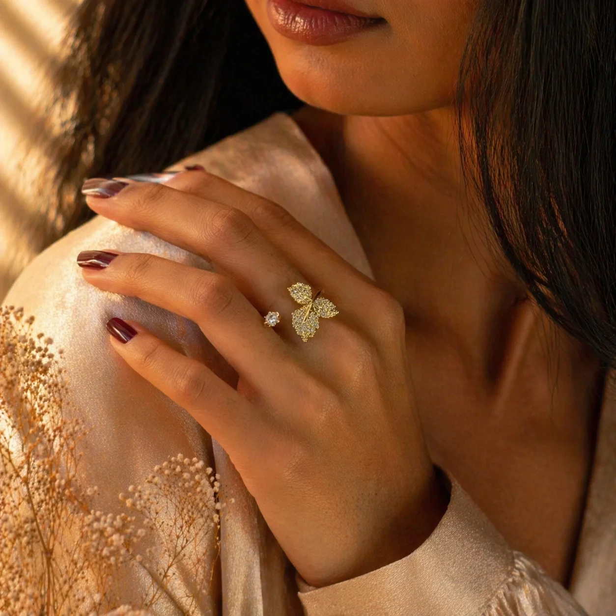 Swarns Luxe Flutter Ring - Image 2